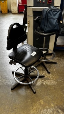 2 Arbeitsdrehstühle